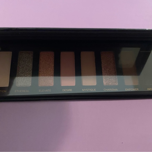 Defiance Eyeshadow Palatte - Picture 2 of 2